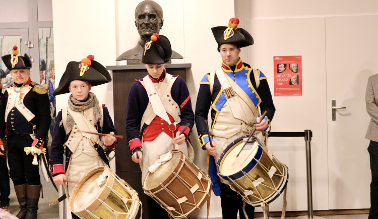 Sáhnout si na kulku v ráně nebo nabít zbraň. Mohyla míru zve na expozici o bitvě u Slavkova