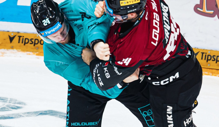 Hokejisté Sparty deklasovali Karlovy Vary 6:1 a udrželi vedení v tabulce