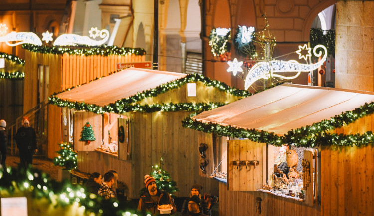 ANKETA: Vánoční trhy v Hradci Králové jsou v plném proudu. Jak se vám letos líbí?