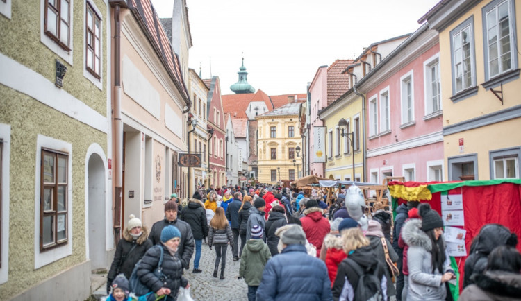 KULTURNÍ TIPY: Užijte si Vánoce na starém městě nebo design market