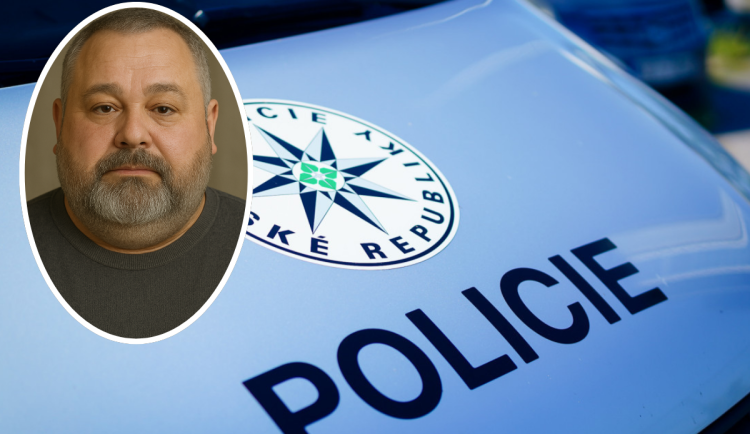 „Investoval“ na parkovišti. Muž v Budějcích osobně předával peníze podvodníkovi