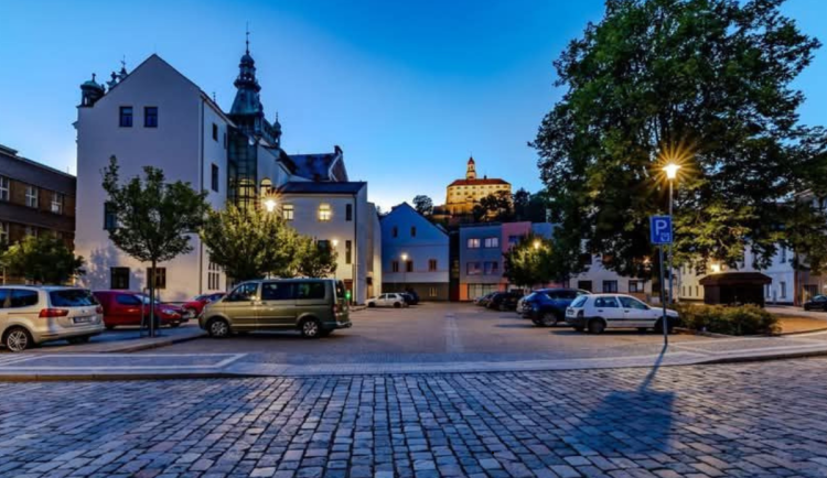 Náchod připravil rekordní rozpočet. Peníze pošle do silnic, školství i bezpečnosti