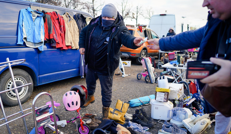 FOTO: Ráj malých pokladů. Největší bleší trhy v Česku jsou v Praze U Elektry