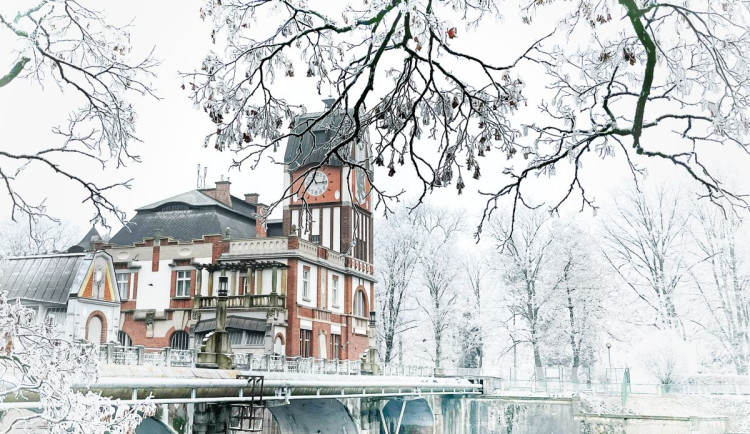 Na cestě je porce sněhu, na horách nachumelí deset čísel