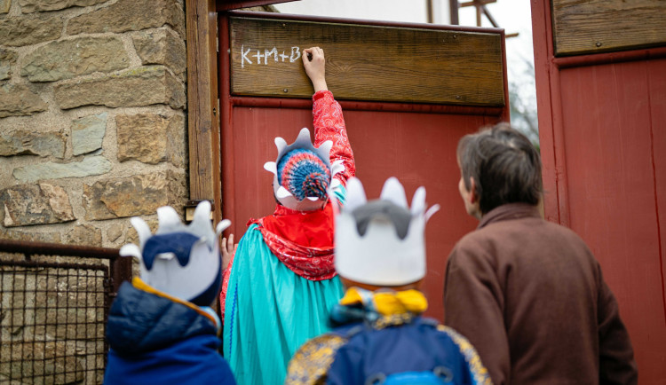 Tříkrálová sbírka se vrací do Hradce Králové. Pomůže hospici i domácí péči