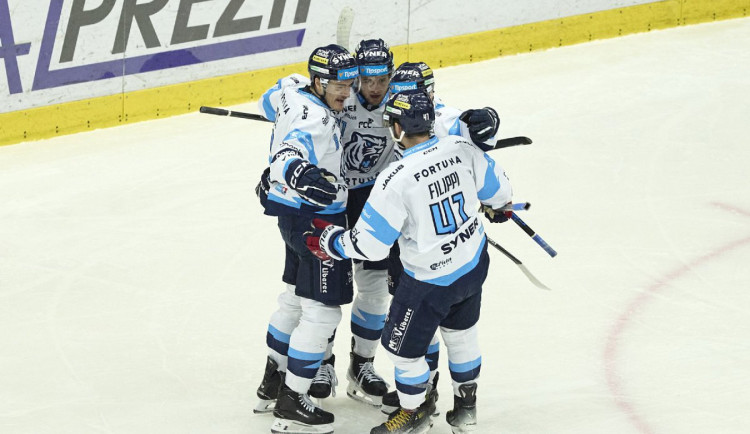 Tygři vybojovali derby. Mladou Boleslav skolil v nájezdech Lenc