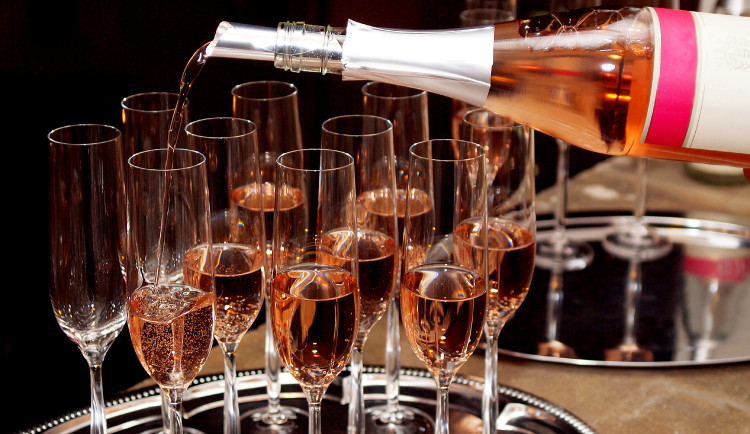 DRBNA HISTORIČKA: Jak se slavil Silvestr na přelomu roku 1899 a 1900?