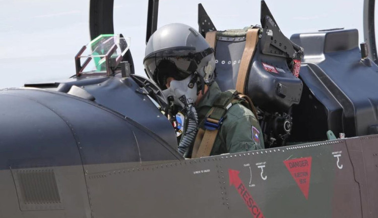 ANKETA: Aviatická pouť by se mohla z Pardubic přesunout do Hradce, dnes bude jasněji