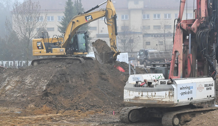 ANKETA: Parkovací domy, saunový svět i nová ulice. Co se letos v Jihlavě otevře?