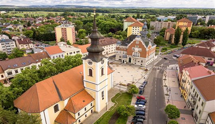Hodonín zavedl poplatek z pobytu, lidé zaplatí 25 korun. Kyjov si nově účtuje 30 korun