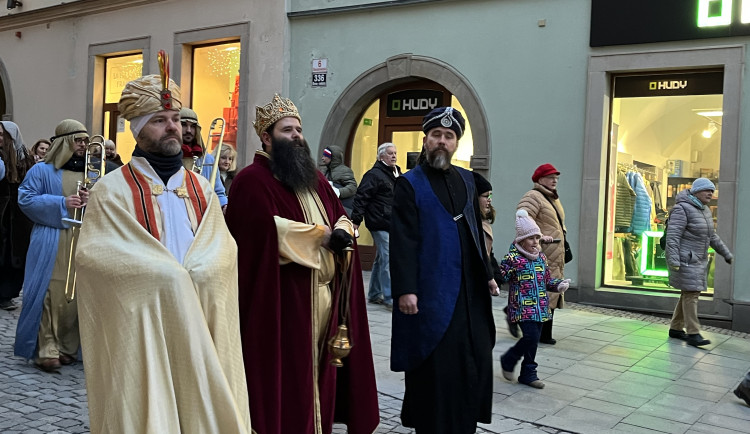 Brňané oslavovali Tři krále. Kašpar, Melichar a Baltazar s velbloudy prošli městem