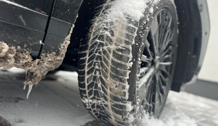 Pondělní ráno kousalo, teploty klesaly v Královéhradeckém kraji pod mínus dvacítku