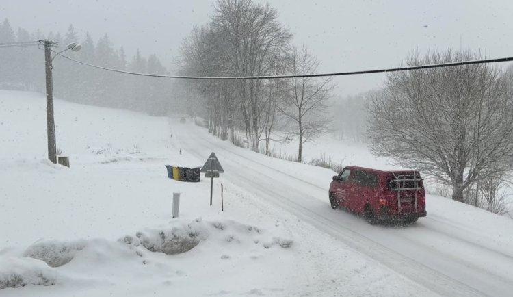 Meteorologové varují před ledovkou v Plzeňském kraji. Tvořit se má až do rána
