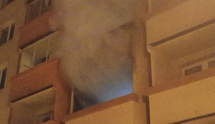 Požár bytu v Českých Budějovicích má tragické následky. Muž zemřel před příjezdem záchranářů