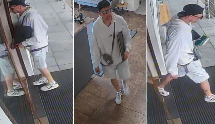 Vykradl byt a platil kradenou kartou. Policie pátrá po muži ze záběru kamer