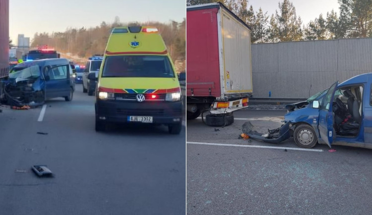 Provoz na dálnici D1 ve směru na Brno dnes komplikovala nehoda