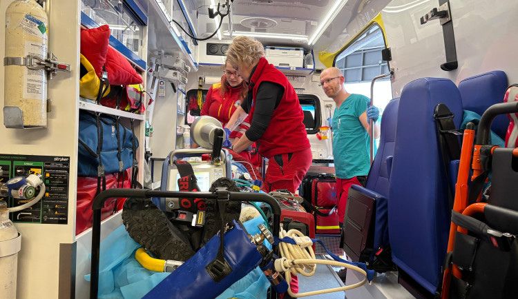 Senior v Ostravě zkolaboval u zubaře. Lékaři ho napojili na mimotělní oběh