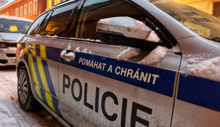 Řidič pod vlivem alkoholu jel v Robousích na devadesátce skoro sto čtyřicet