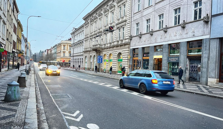 Hradečtí silničáři opraví ulici Československé armády a dokončí ulici Bratří Štefanů