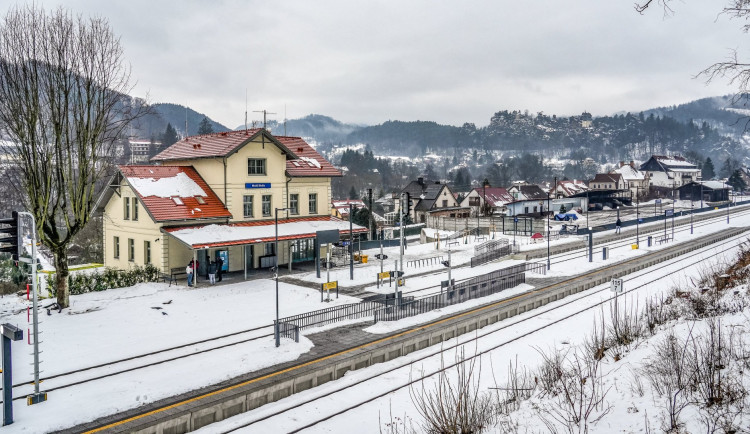 Z Turnova do Železného Brodu mohou po rekonstrukci trati jezdit vlaky i 100 km/h