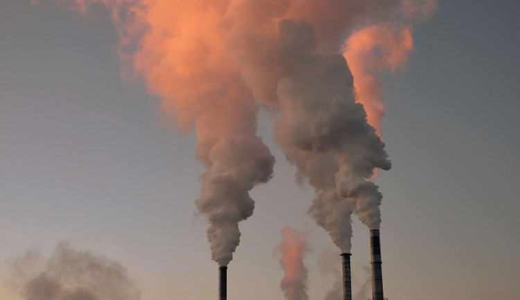 Průmyslová produkce i nové zakázky v prosinci 2025 vzrostly