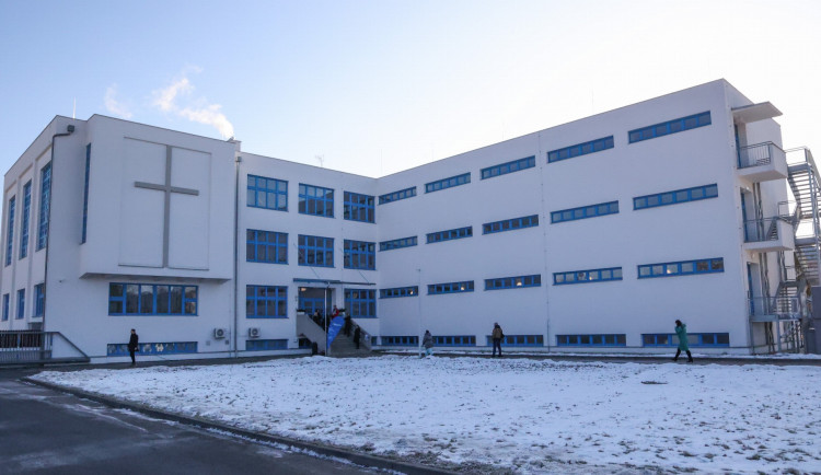 Kraj opravil funkcionalistický Dům sester v Prostějově. Prodělal však desítky milionů