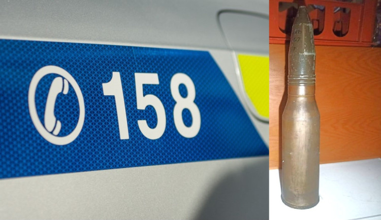 Šok při zbraňové amnestii. Muž odevzdal dělostřelecký granát ráže 53 milimetrů