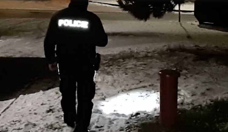 Pokus o vraždu v Chebu. Cizinec skončil ve vazbě, hrozí mu až dvacet let