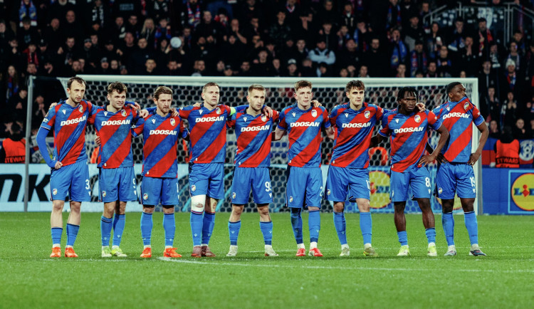 Velké hořké porážky vás vždy musejí posílit, řekl trenér po vyřazení FC Viktoria Plzeň