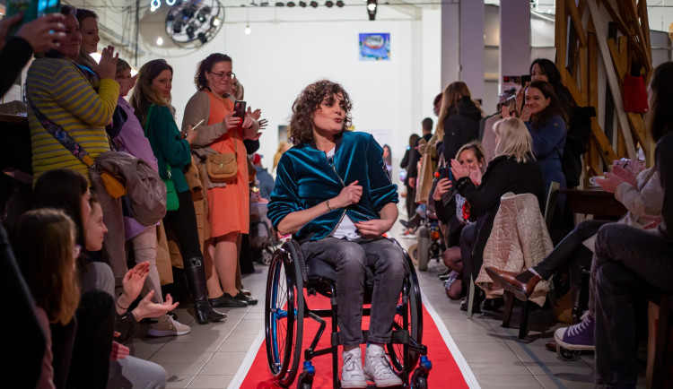 Každá jsme krásná. Charitativní přehlídka ukáže módu bez bariér