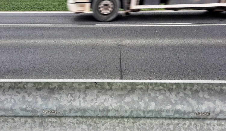 Dokončování D55 na čtvrt roku uzavře silnici u Velkého Týnce. Objížďka vede po dálnici