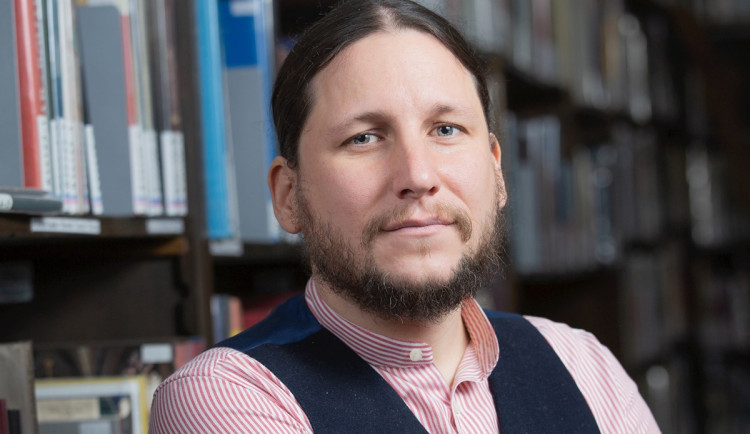 V Brně ho nechtěli, v Hradci se ujal. Profesor osočený z šikany ale učit nebude