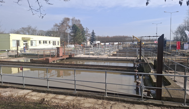Kbelská čistírna je na hranici kapacity, za 380 milionů ji rozšiřují
