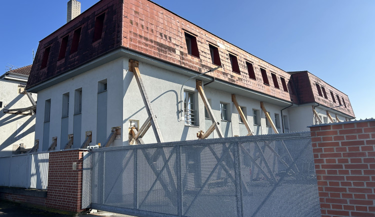 Hradečtí hasiči možná opustí stanici u Orlice. Budovy mají narušenou statiku