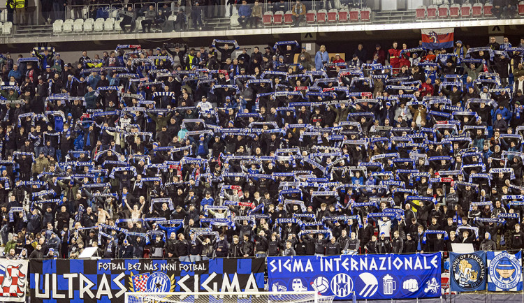 Čtrnáct vagónů Sigmáků. Modrobílý expres zamíří do Německa, čas odjezdu se změnil