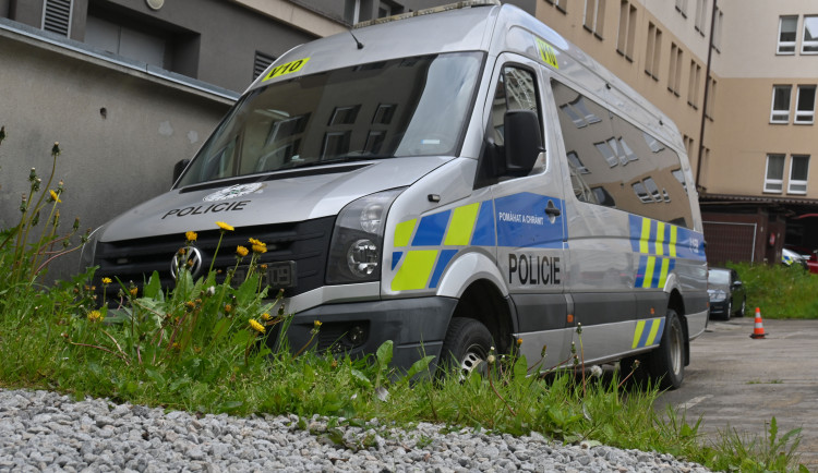 Policie dopadla uprchlého vězně z Ostrova v Lokti na Sokolovsku