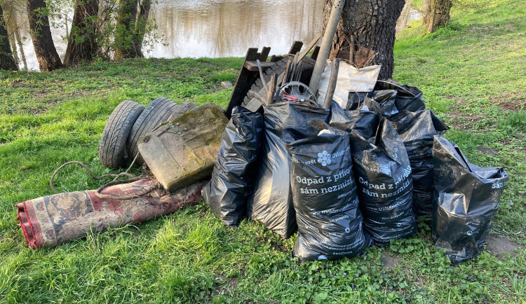 Uklízíme ve společném domově: Češi i Ukrajinci se spolu pustí do úklidu kolem řek