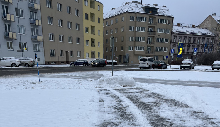 Zima ještě postraší. Studená fronta přinese na jih Moravy déšť a možní i sníh