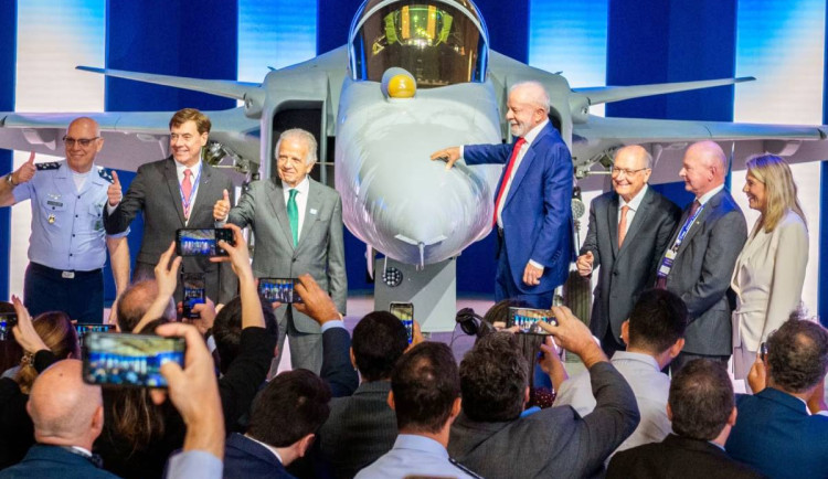 Gripen E vyrobený v Brazílii představen: klíčový milník programu