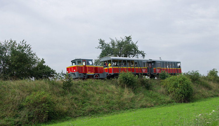 Motoráček i úzkokolejka startují na Velký pátek, začíná sezona turistických vlaků