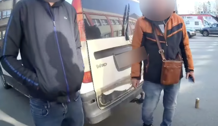 Opilý řidič se nechal chytit hned třikrát. Tvrdil, že už ho policie nemůže zastavit