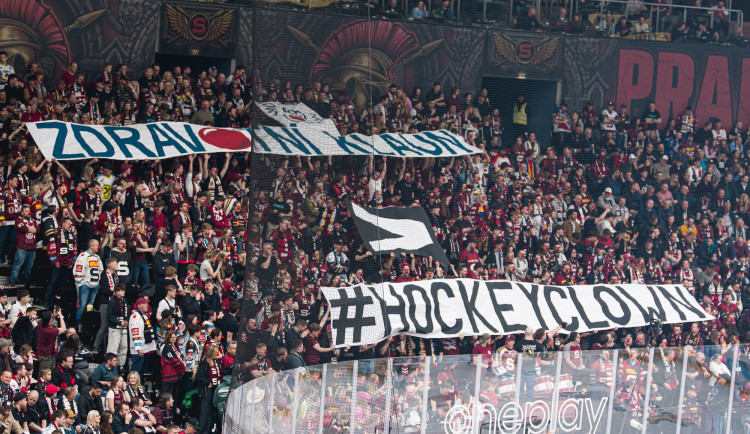 Sparta podněcuje fanoušky proti našemu majiteli, stěžují si Pardubice