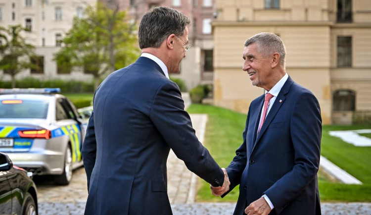 Česko potvrdilo prioritu výdajů na obranu a posílení armády