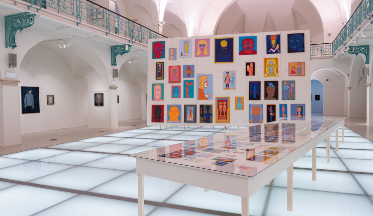 Pro každého něco. Galerie Lázně láká na tři nové výstavy, hlavní roli hraje slavný umělecký pár