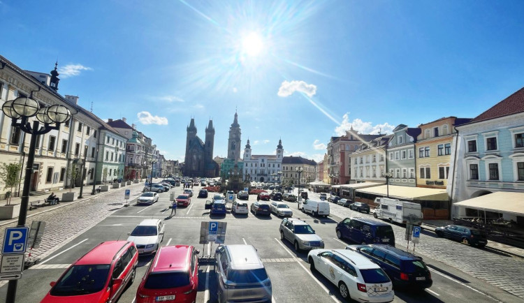 Eliška radí Hradečanům, nejčastěji řeší byty, doklady i dopravu