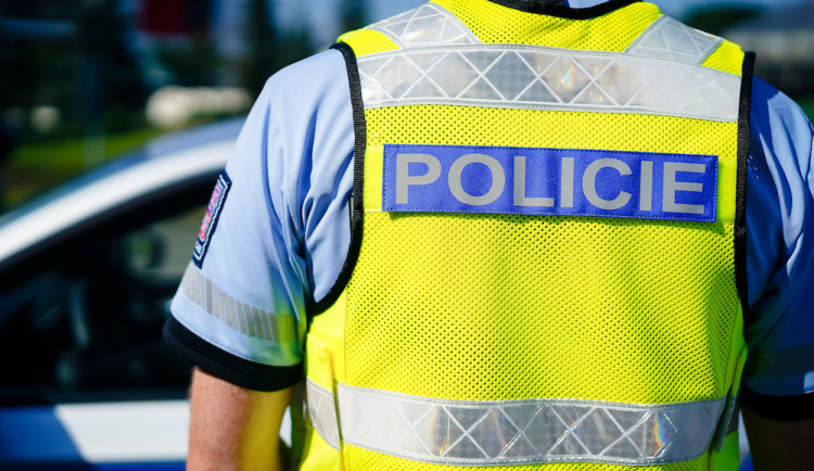 Šnekový dopravník chlapci utrhl ruku, zraněním podlehl. Policie případ odložila