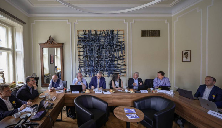 Návrh rozpočtu EU normalizuje společné zadlužování, míní evropští odborníci