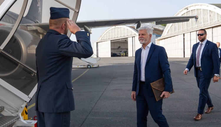 Spor o summit NATO: Pavel trvá na účasti, jinak zváží Ústavní soud