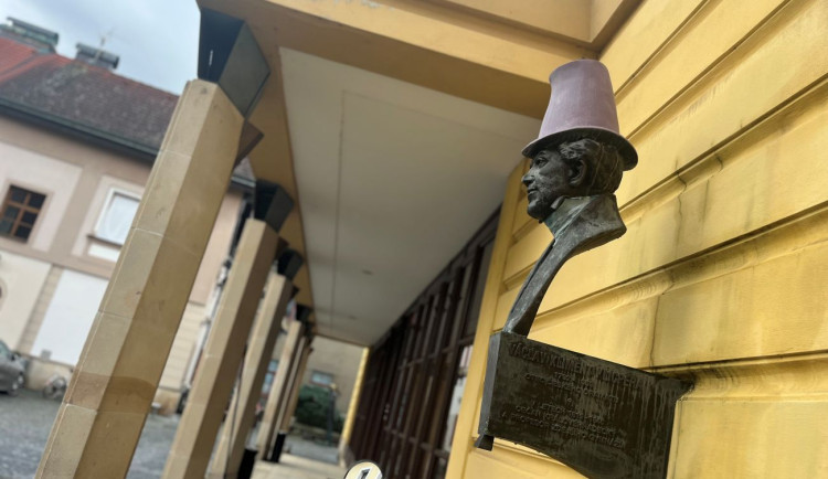Hradecké Klicperovo divadlo získalo prestižní nominace, hlasování je spuštěno