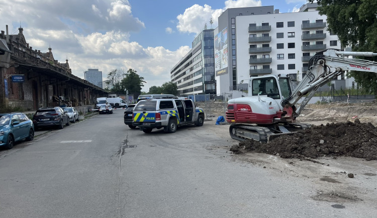 Dělníci u hlavního nádraží v Brně našli nevybuchlou munici, oblast byla uzavřena